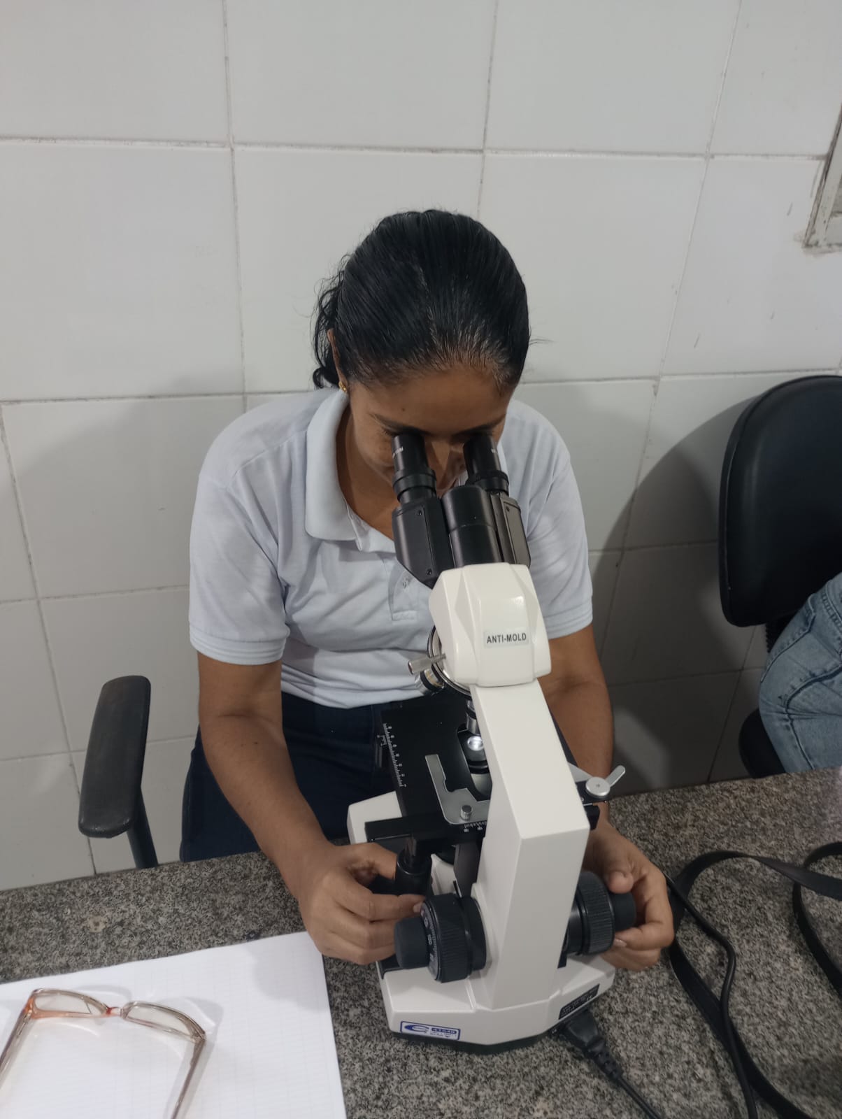 Agentes de Endemias recebem novos microscópios para intensificar combate ao Aedes aegypti e ao Triatomínio em Ilhéus
