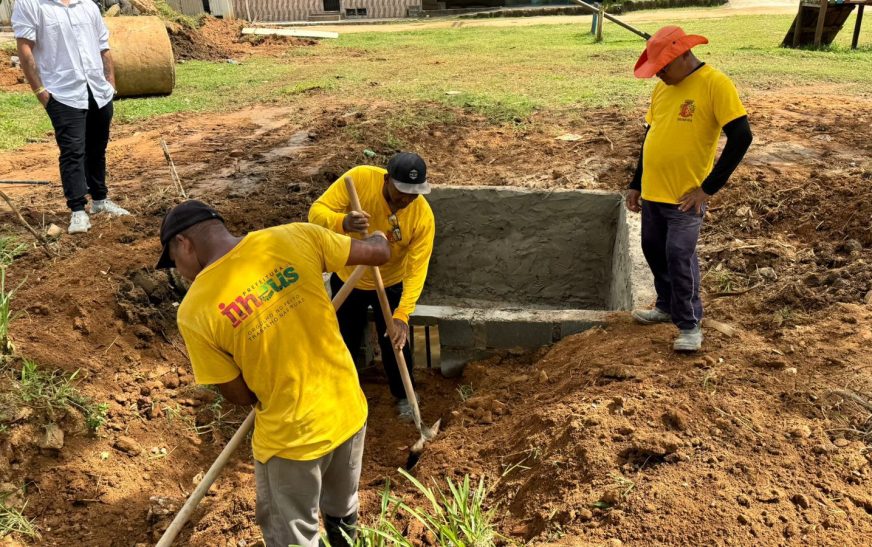 Prefeitura de Ilhéus realiza obra de drenagem no Loteamento Parque das Mangueiras