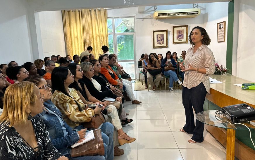 Prefeitura de Ilhéus promove encontro formativo sobre avaliações externas na Educação