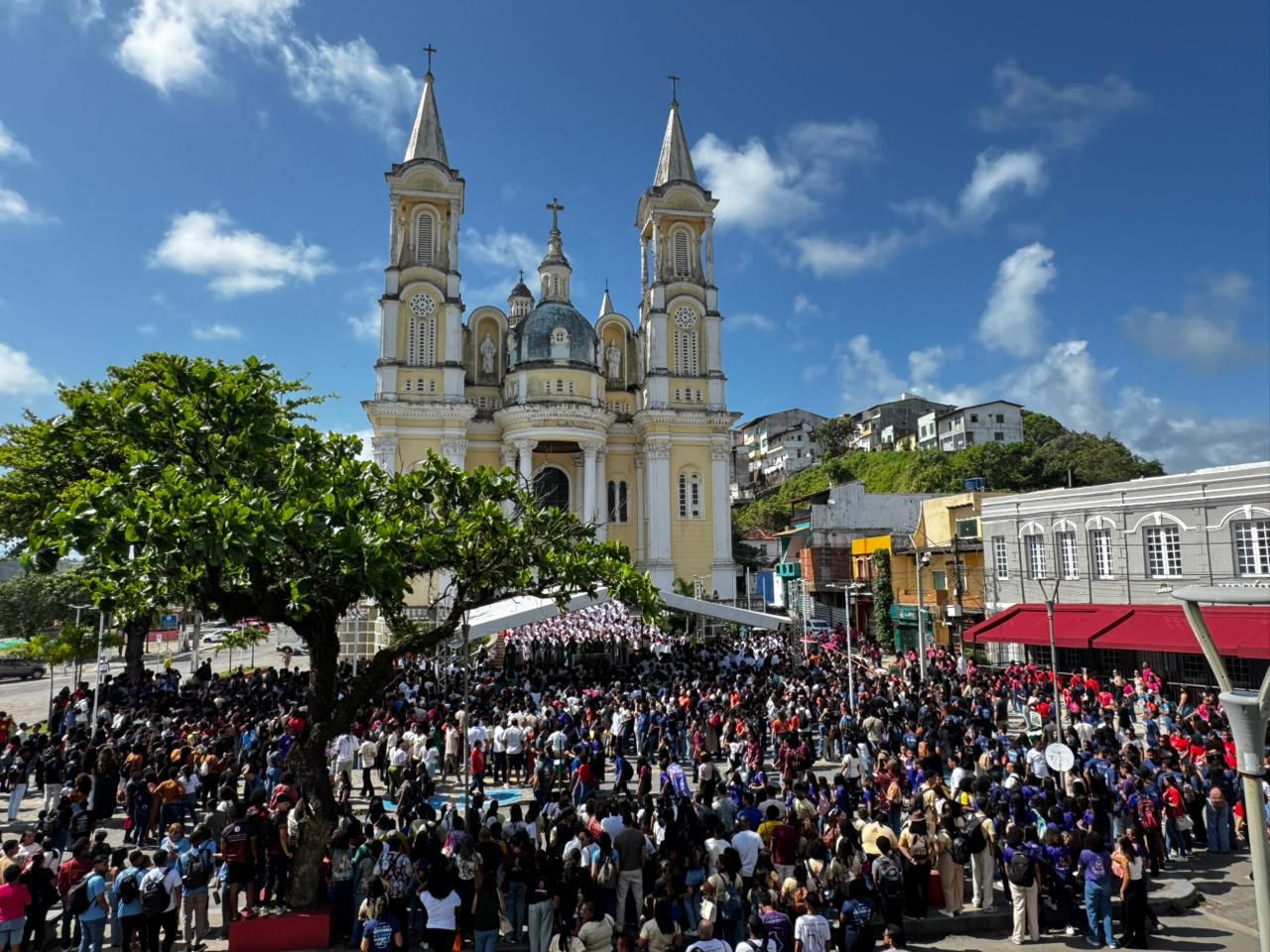 Jubileu dos Servos da Liturgia e da Juventude celebra fé e gratidão em Ilhéus