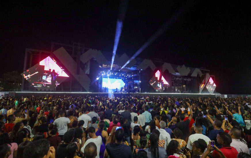 Ilhéus Abençoada abre a Virada Ilhéus 2026 com noite marcada por fé, organização e tranquilidade