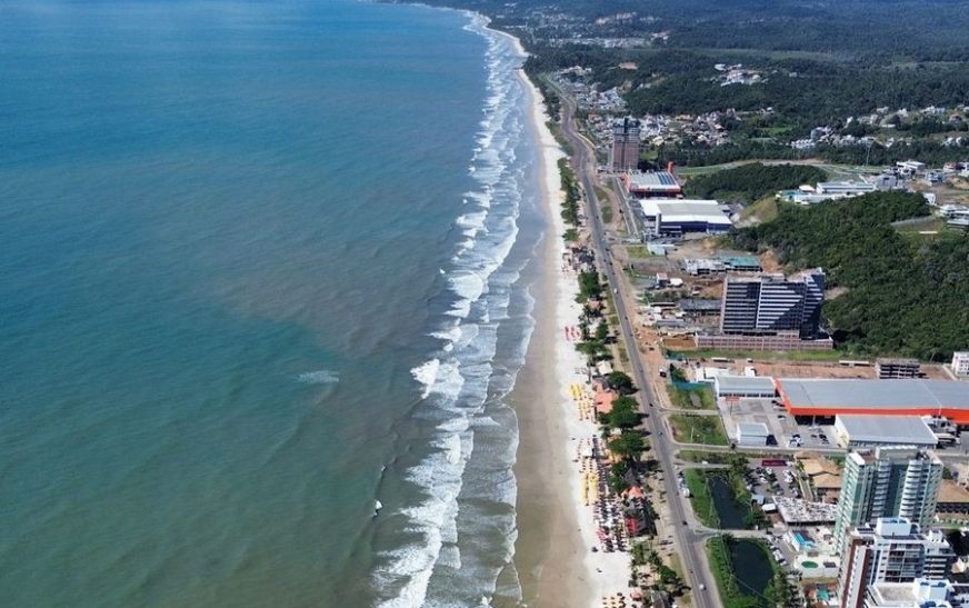 Ilhéus proíbe cobrança de consumação mínima nas barracas de praia do município
