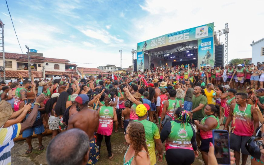 Puxada do Mastro de São Sebastião mantém tradição e reúne multidão em Olivença