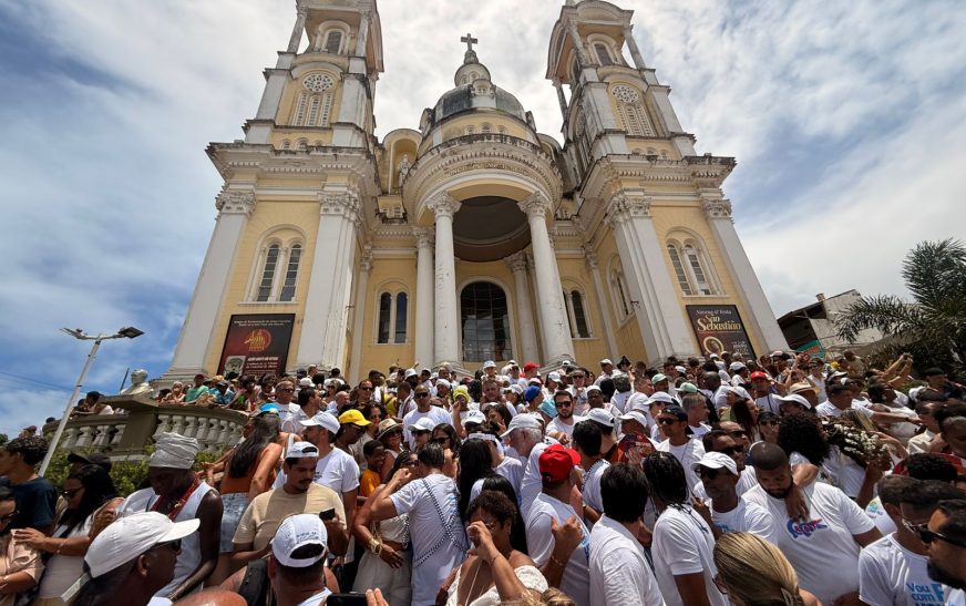 Lavagem das Escadarias de São Sebastião 2026 reúne fé, tradição e grande participação popular