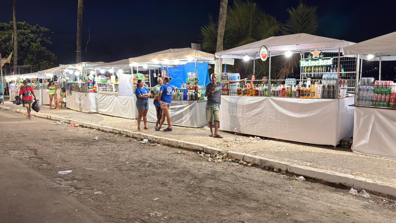 Carnaval Ilhéus: Estrutura movimenta economia, com ambulantes e serviços em diversos setores