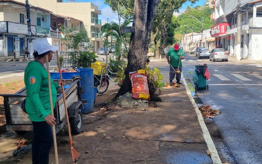 Prefeitura de Ilhéus garante limpeza no primeiro dia do Carnaval Ilhéus 2026*l