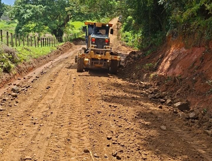 Prefeitura de Ilhéus conclui recuperação da estrada de Castelo Novo