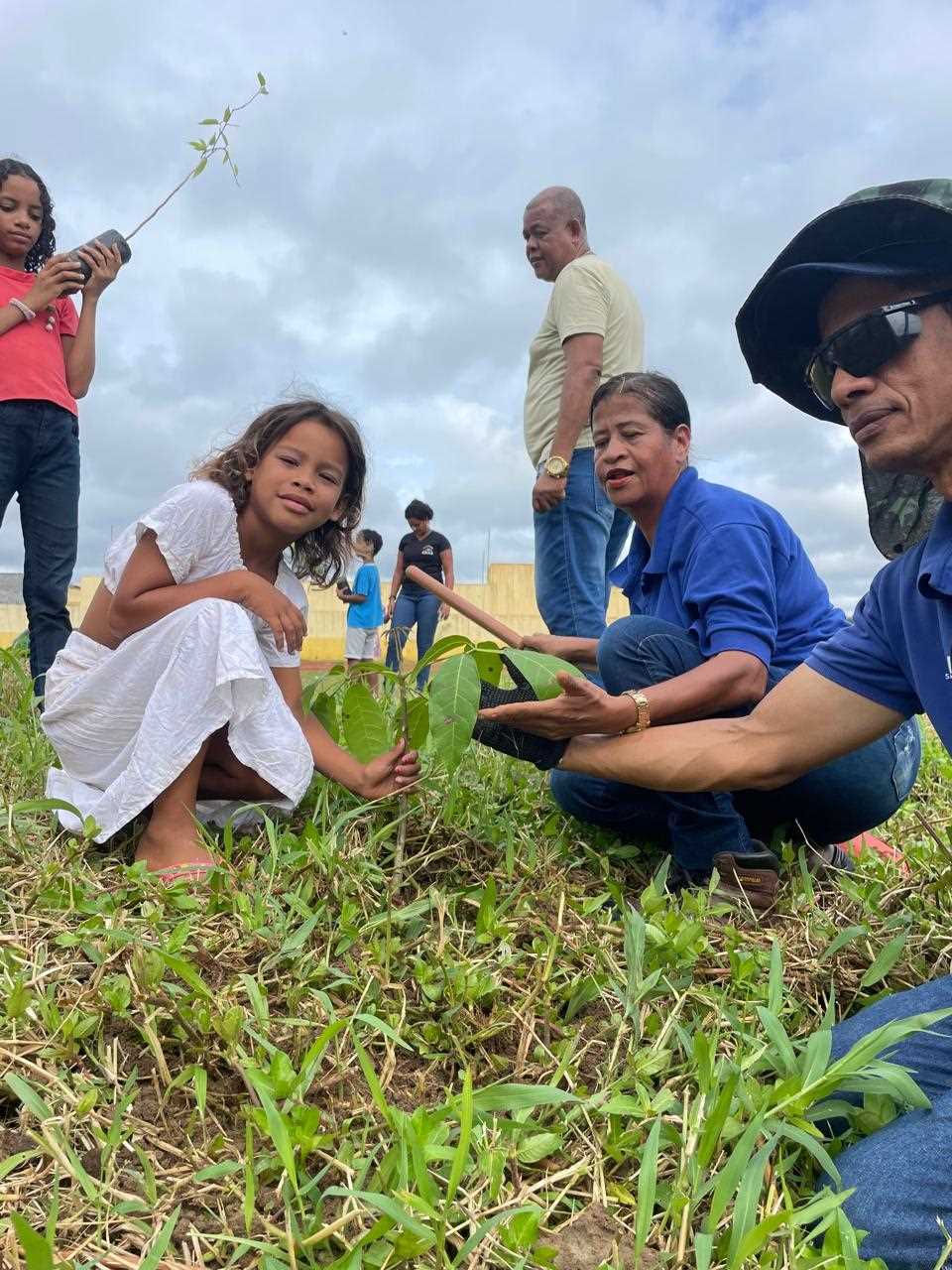 Jovens do NUCA participam de ações para proteção do meio ambiente em Ilhéus