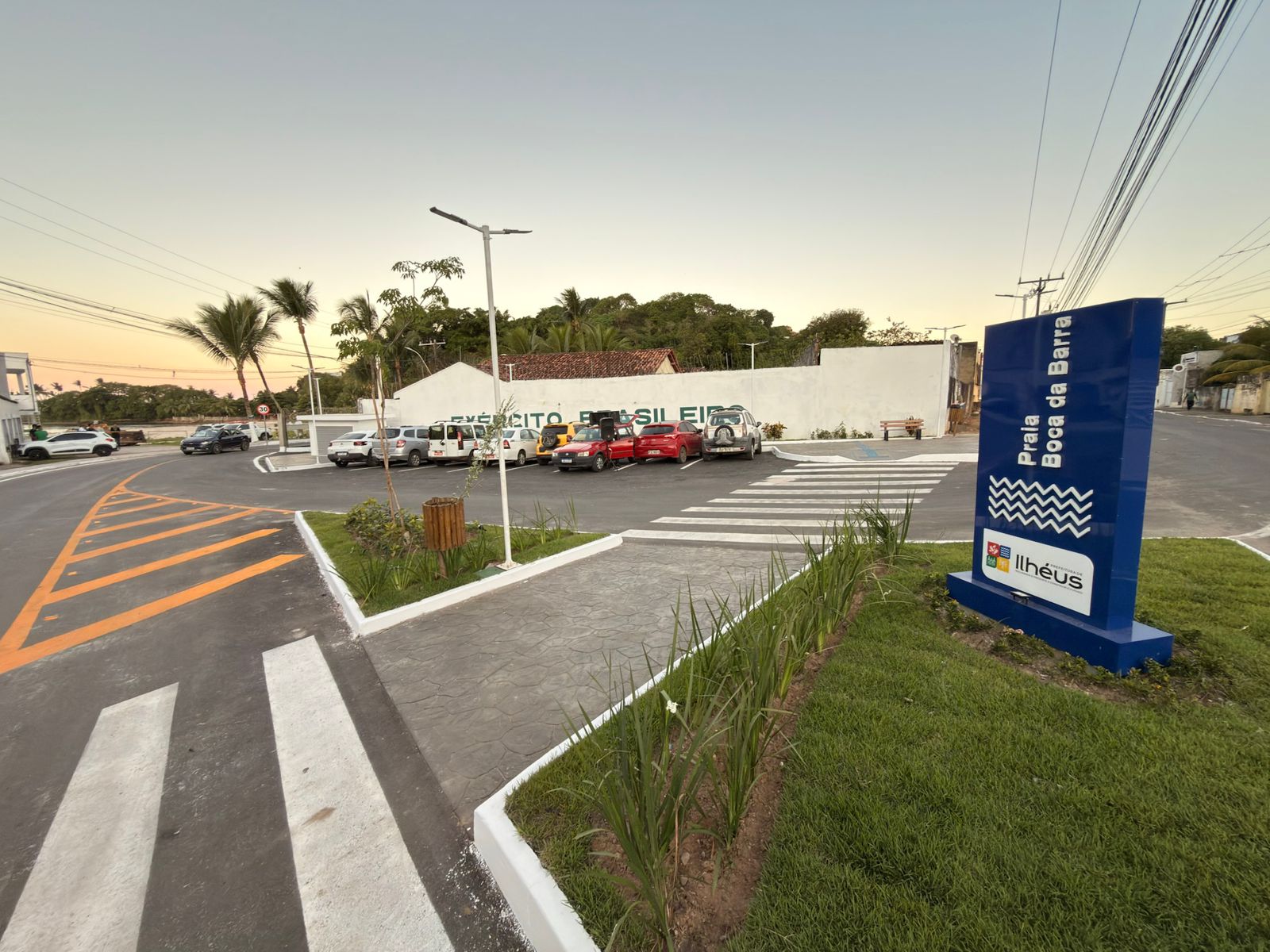 Prefeitura de Ilhéus finaliza obras de pavimentação e iluminação na Avenida Contorno