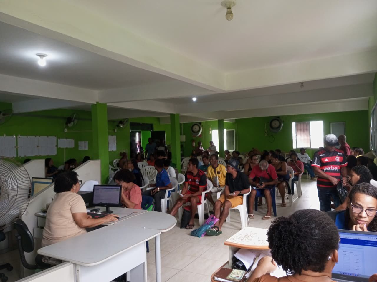 Prefeitura de Ilhéus realiza mutirão para atualizar cadastro de pescadores e marisqueiras