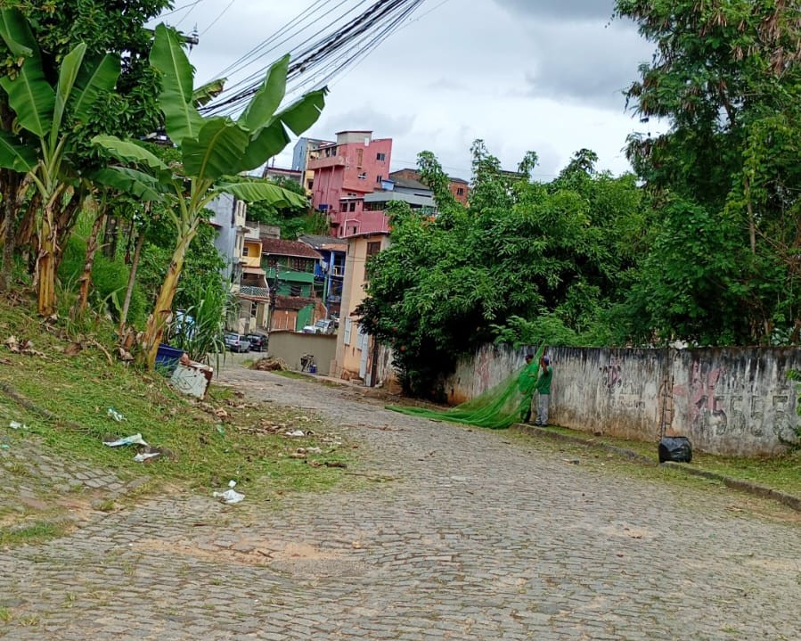 Prefeitura realiza serviços de limpeza e conservação no Alto Belmonte