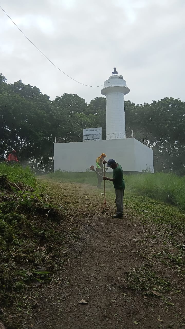 Prefeitura executa serviços de manutenção no Morro do Pernambuco e entorno da Maramata