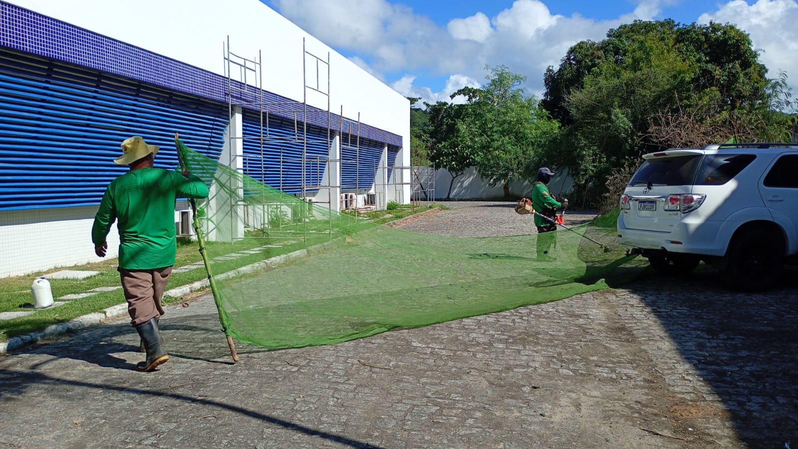 Prefeitura de Ilhéus executa serviços de manutenção urbana em pontos estratégicos da cidade