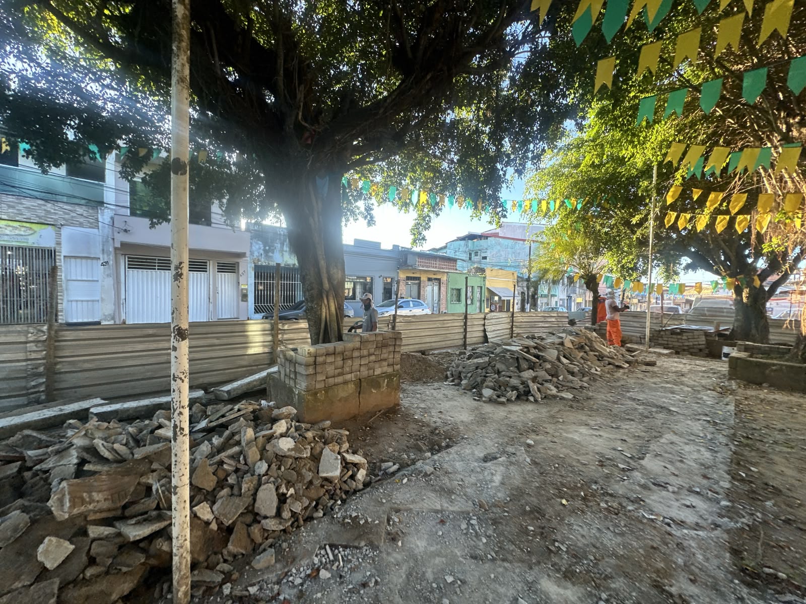 Requalificação da Praça Santa Rita avança com início das intervenções