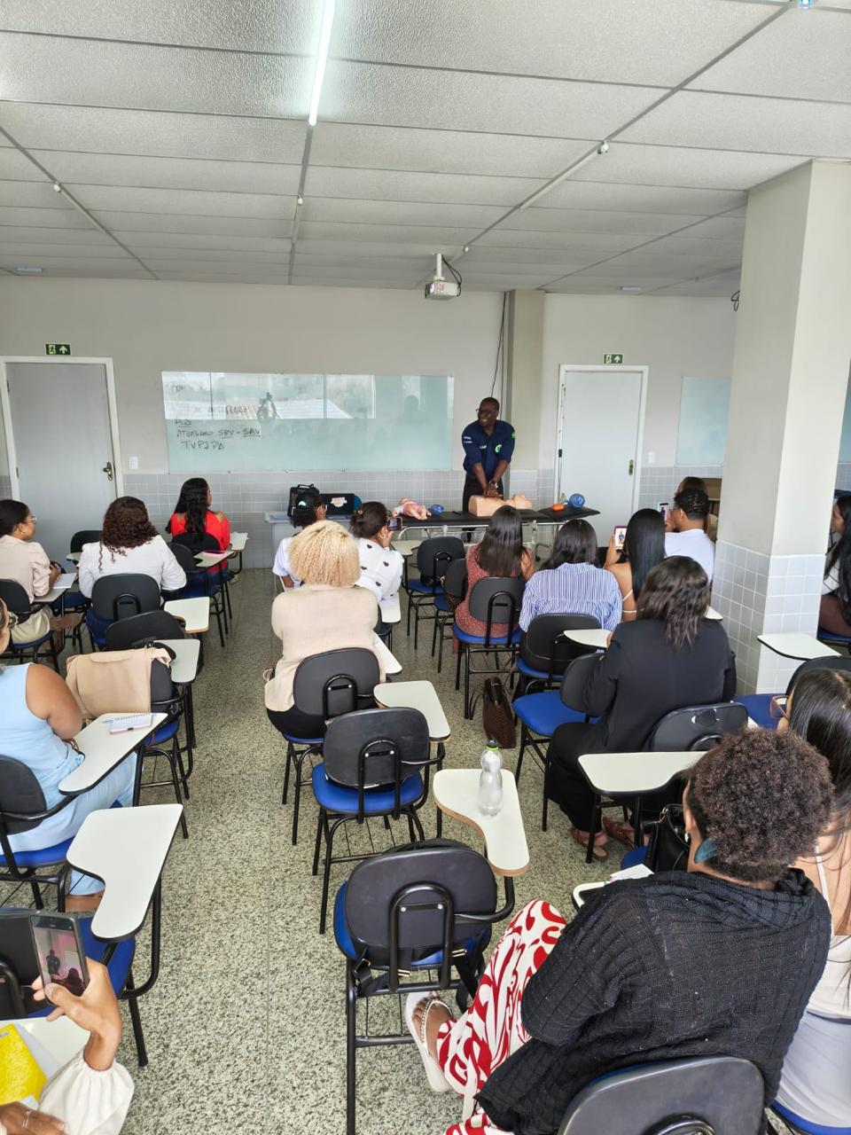 Atendimento de urgência e emergência da rede municipal ganha reforço com capacitação