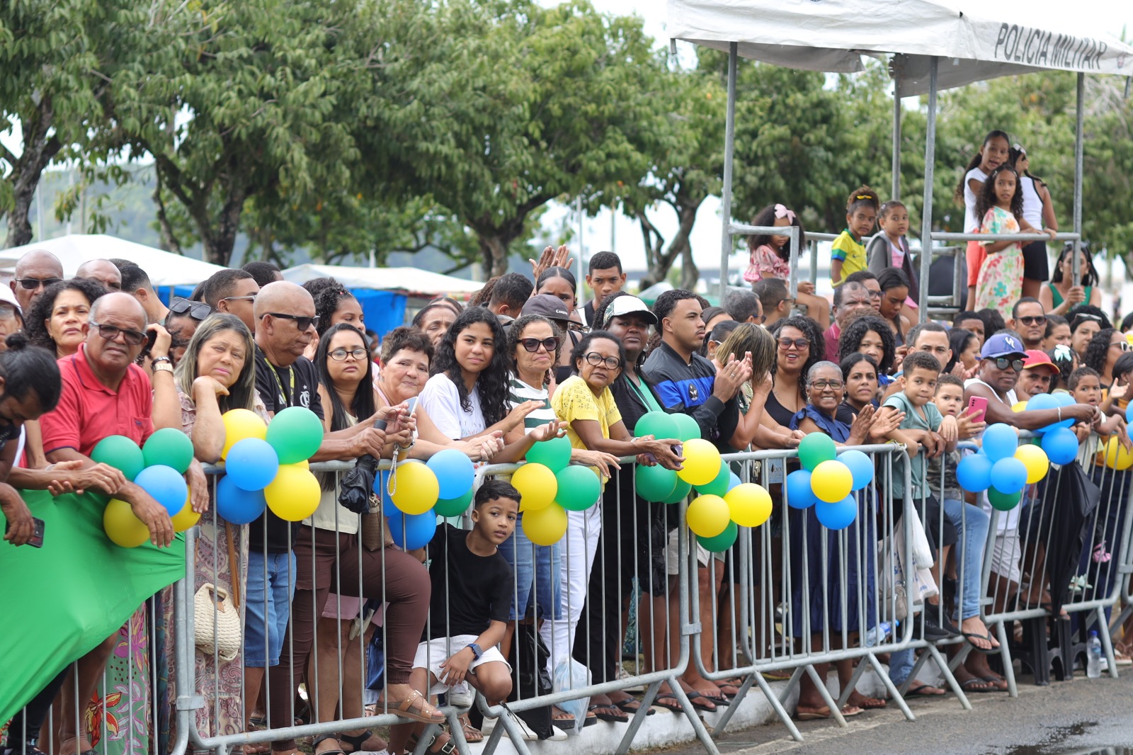 Cerca de 7 mil pessoas participam do desfile cívico em Ilhéus