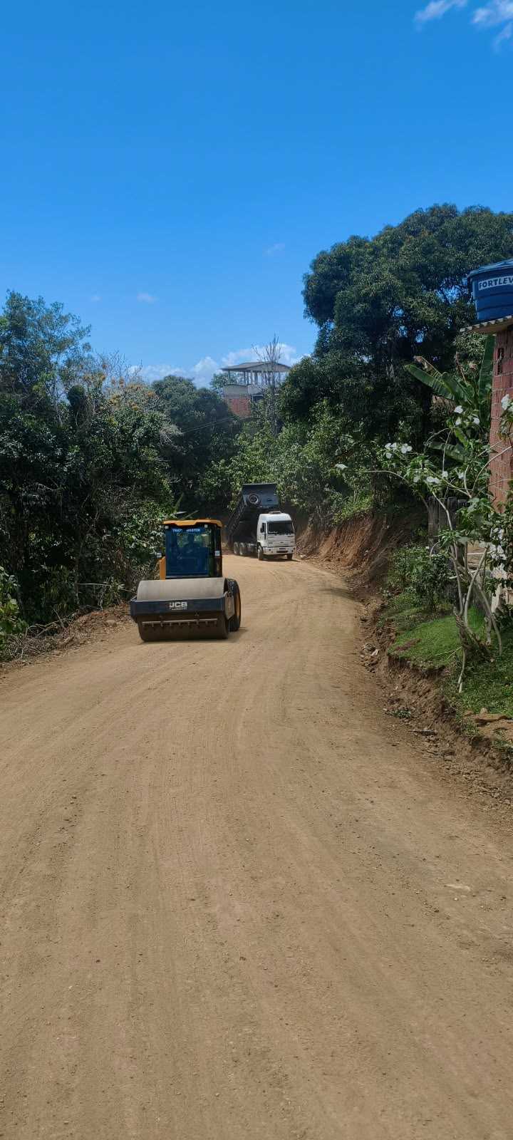 Manutenção de vias contempla diversas localidades e melhora a mobilidade em Ilhéus
